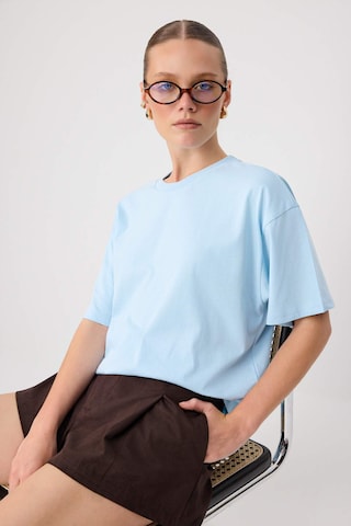 Trendyol T-shirt i blå: framsida