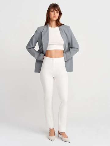 Dilvin Flared Pants in White: front