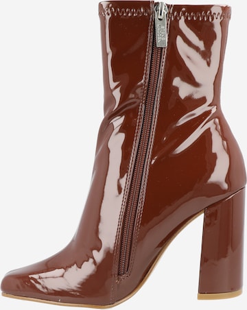 STEVE MADDEN Bootie in Brown