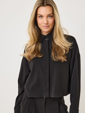 Tamaris Blouse in Black: front