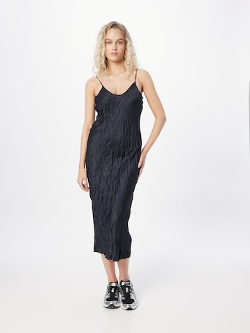 Rochie 'Lea' de la WEEKDAY pe negru: față