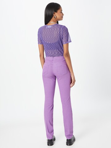 Coupe slim Jean OUI en violet