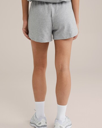 regular Pantaloni di WE Fashion in grigio