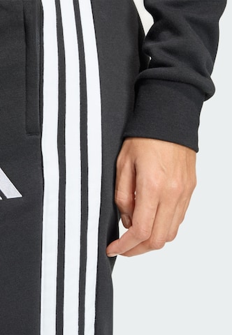 ADIDAS PERFORMANCE - Tapered Pantalón deportivo 'Tiro26 League' en negro