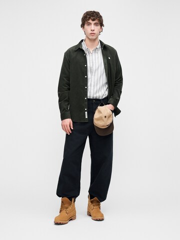 Carhartt WIP Regular fit Button Up Shirt 'Madison' in Green