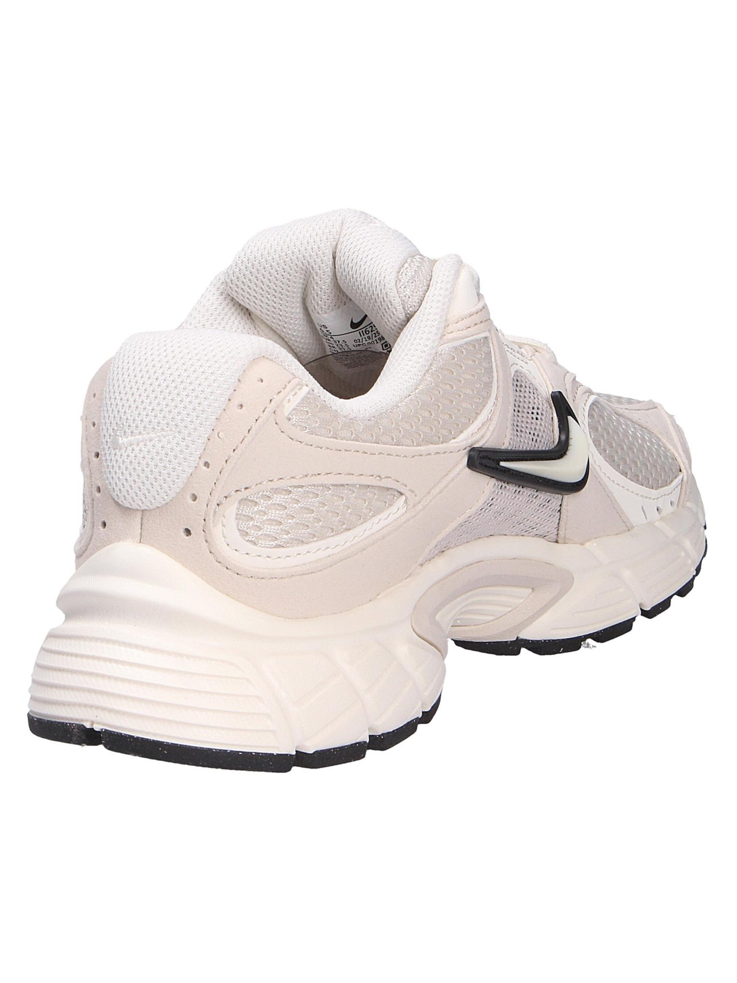 NIKE Sneakers 'V5 RNR' in Beige