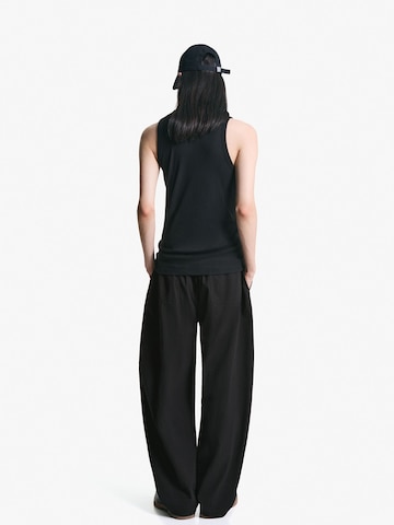 Wide leg Pantaloni de la Bershka pe negru