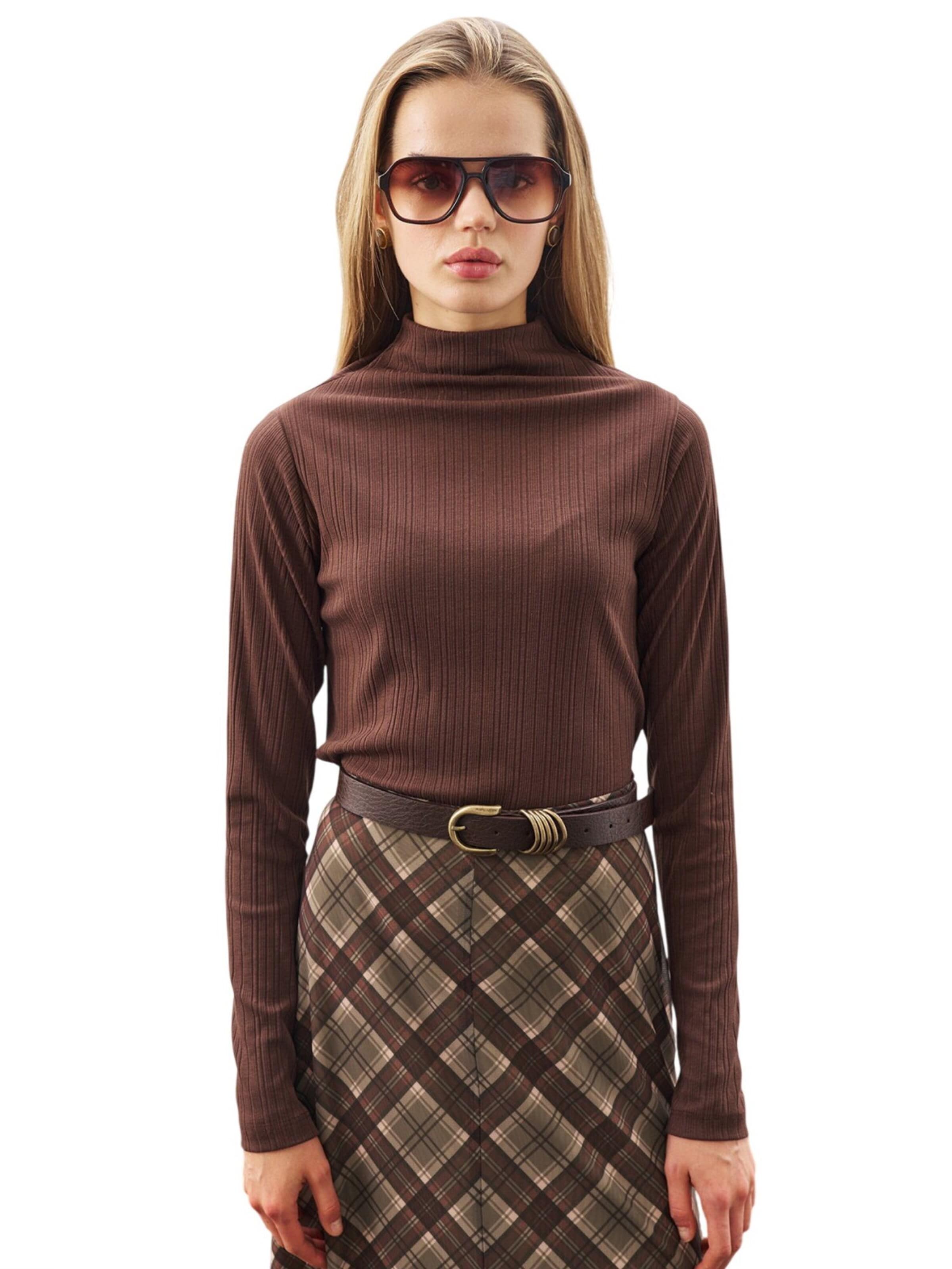 MANUKA Top in Bruin: voorkant