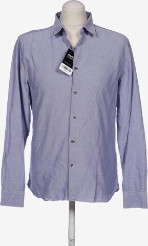 Closed Button Up Shirt in M in Blue: front