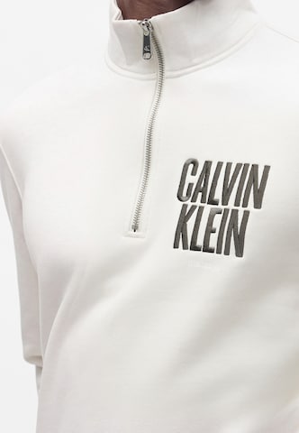Felpa di Calvin Klein Jeans in bianco