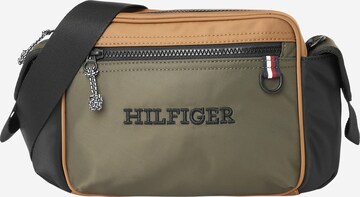 TOMMY HILFIGER Olkalaukku värissä musta: edessä