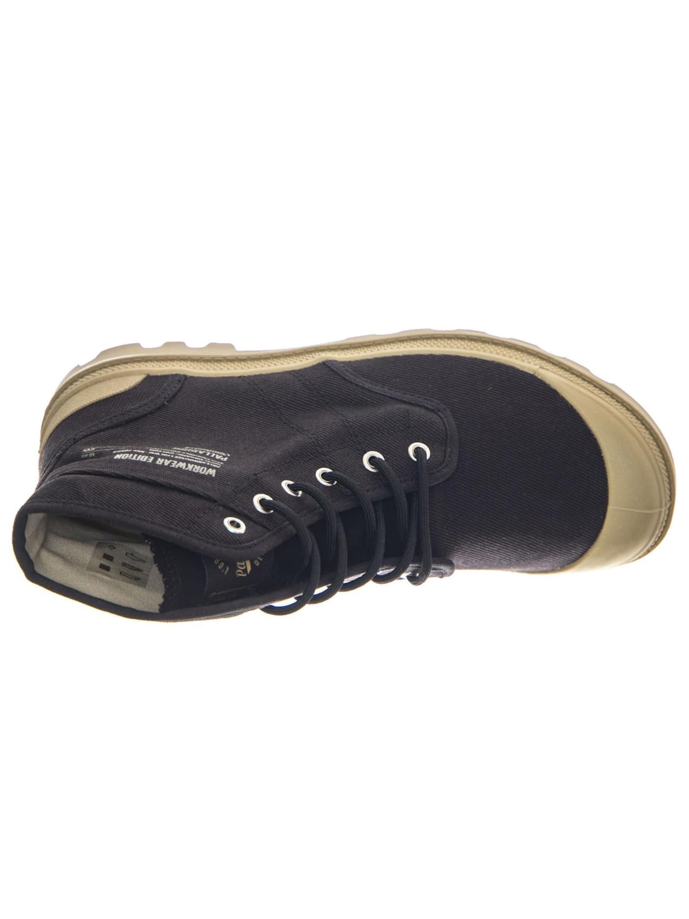 Palladium Boots in Black