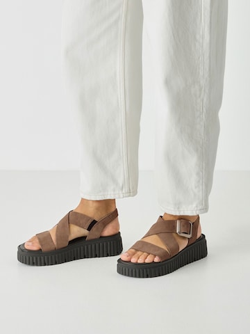 Tamaris Sandale in Braun