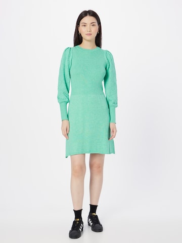 b.young Πλεκτό φόρεμα 'NONINA' σε πράσινο: μπροστά