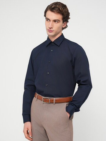 HUGO Regular fit Πουκάμισο 'Valerio' σε μπλε