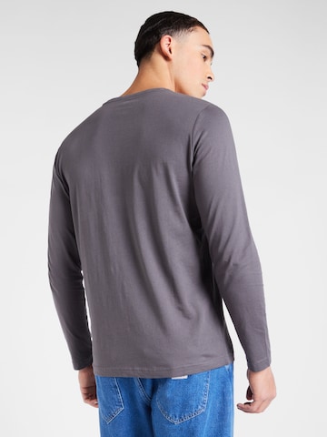 FYNCH-HATTON T-shirt i grå