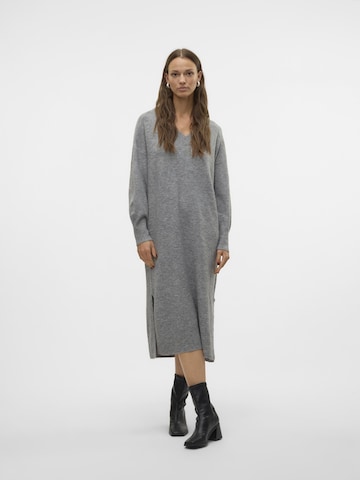VERO MODA Strikkjole 'Jupiter' i grå