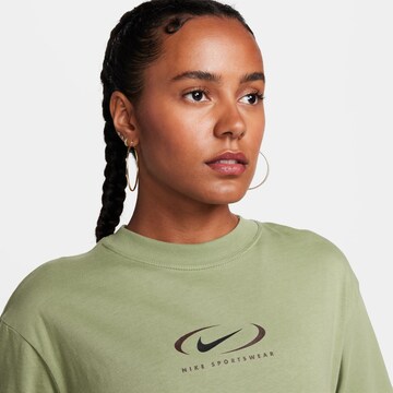 Nike Sportswear T-Shirt 'Swoosh' in Grün