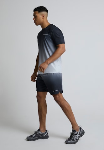 MONTERRAIN Regular Pants in Black