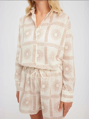 Hiccup Set: Bluse und Shorts in Beige