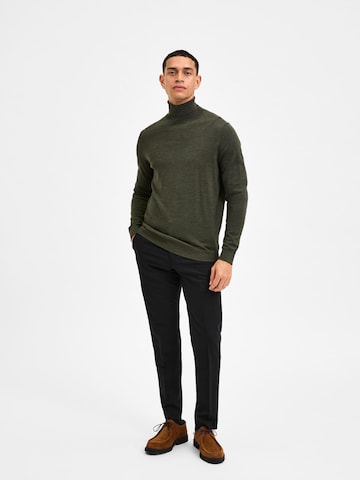 SELECTED HOMME Sweater in Green