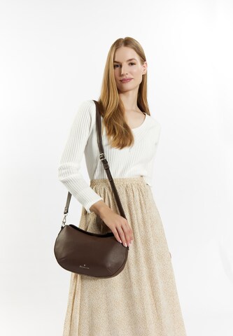 DreiMaster Klassik Crossbody Bag in Brown: front