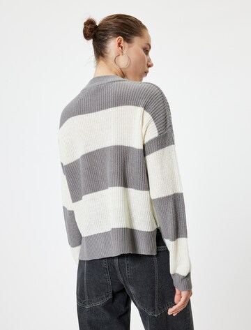 Koton Pullover in Grau