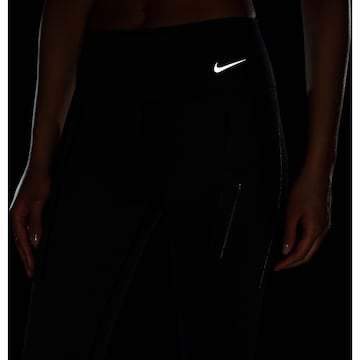 NIKE Skinny Sporthose in Schwarz