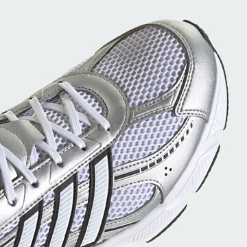 Baskets basses 'Technochaos 2000' ADIDAS SPORTSWEAR en blanc