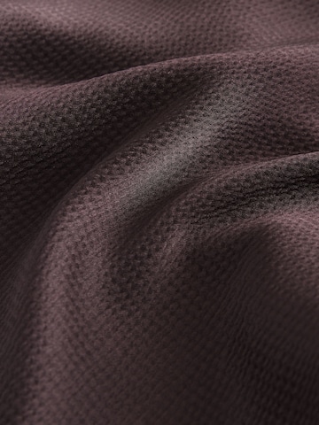 Next Avondjurk in Bruin