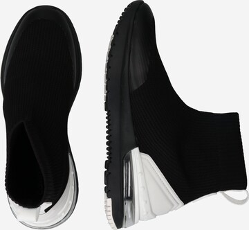 Scarpa slip-on di Calvin Klein Jeans in nero