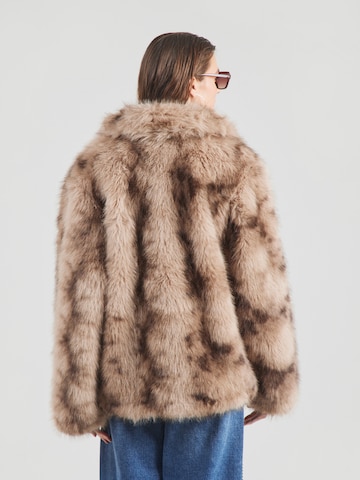Giacca invernale di Monki in marrone