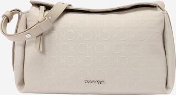 Calvin Klein - Mala de ombro 'GRACIE' em bege: frente