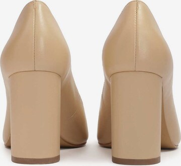 Kazar Pumps in Beige