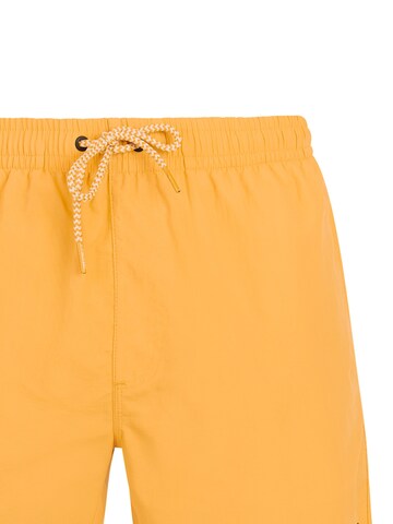Shorts de bain 'Faster' PROTEST en jaune