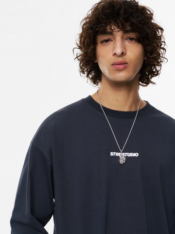 Pull&Bear Тениска 'CLUB COMMUNITY STWD' в синьо