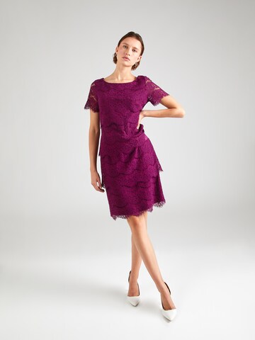 Robe de cocktail Vera Mont en violet : devant