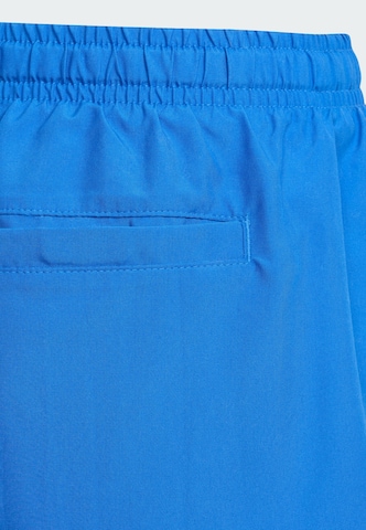 ADIDAS ORIGINALS - Bermudas 'Adic' en azul
