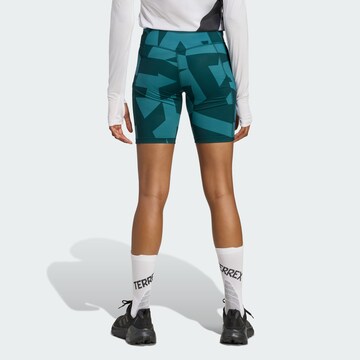 ADIDAS TERREX Skinny Outdoorshorts in Grün