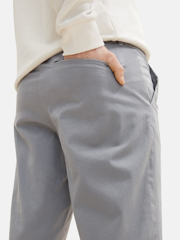 Slimfit Pantaloni chino di TOM TAILOR DENIM in grigio