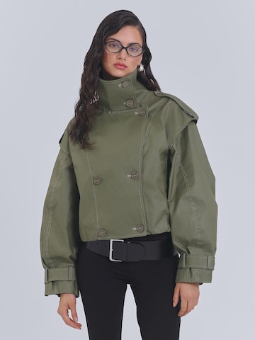 AEMMI Between-season jacket 'WAXED' in Green