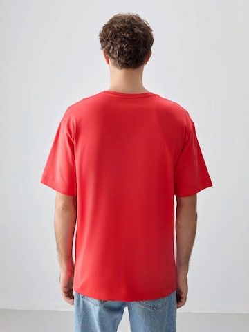 Tommy Life T-Shirts in Rot