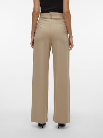 Regular Pantalon à pince 'EVA' Vero Moda Tall en beige