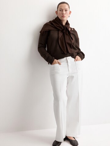 MANGO Szeroka nogawka Jeansy 'JESSIE' w kolorze biały: przód