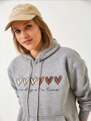 Felpa di Bianco Lucci in grigio