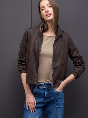 STREET ONE Φθινοπωρινό και ανοιξιάτικο μπουφάν σε καφέ: μπροστά