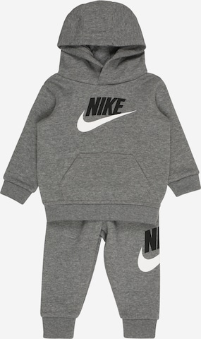 Nike Sportswear Облекло за бягане в сиво: отпред