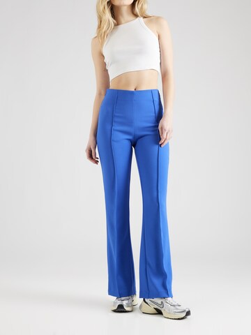 évasé Pantalon 'ASTRID' ONLY en bleu