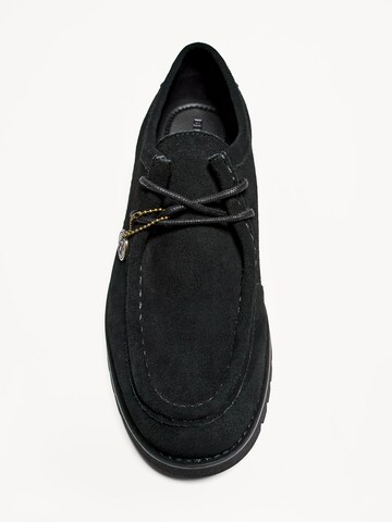 Bershka Pantofle w kolorze czarny