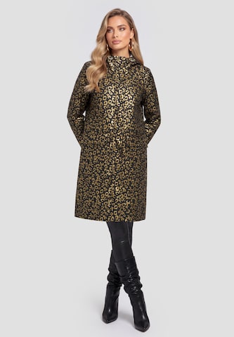 Manteau fonctionnel faina en noir : devant